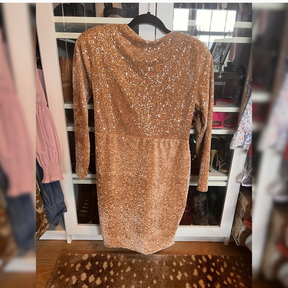 NWT Gold Sequin Velvet Mini Wrap Dress XL - Picture 4 of 9